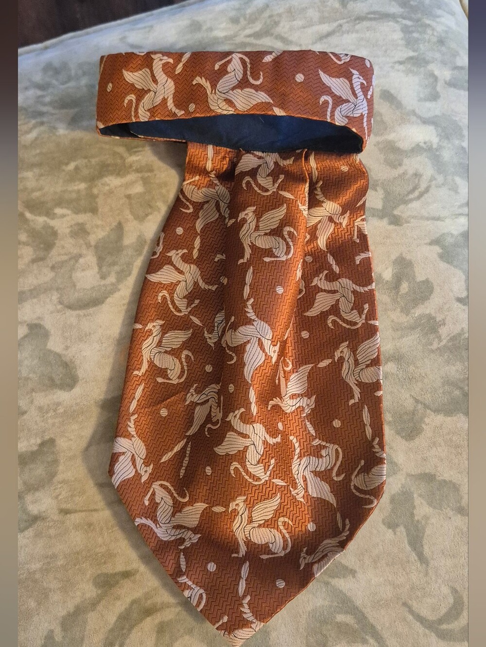 Rare Ascot Cravat Heraldic Motif